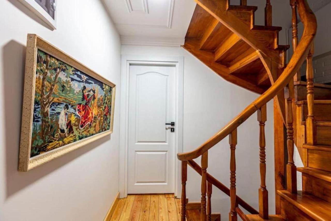 Historical 4-Br Home Steps From Besiktas Stadium & Bosphorus Views - Prime Nisantasi Location! Istanbul Exterior photo